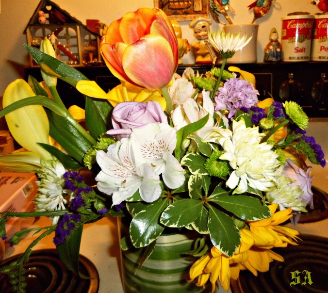 And finally, here's the flowers M&M sent to mom. Aren't they beautiful? 